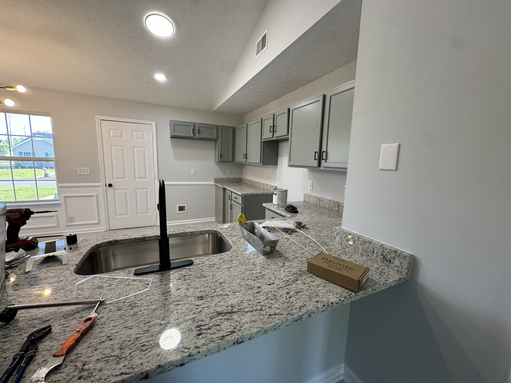 2717 Cayuga Dr