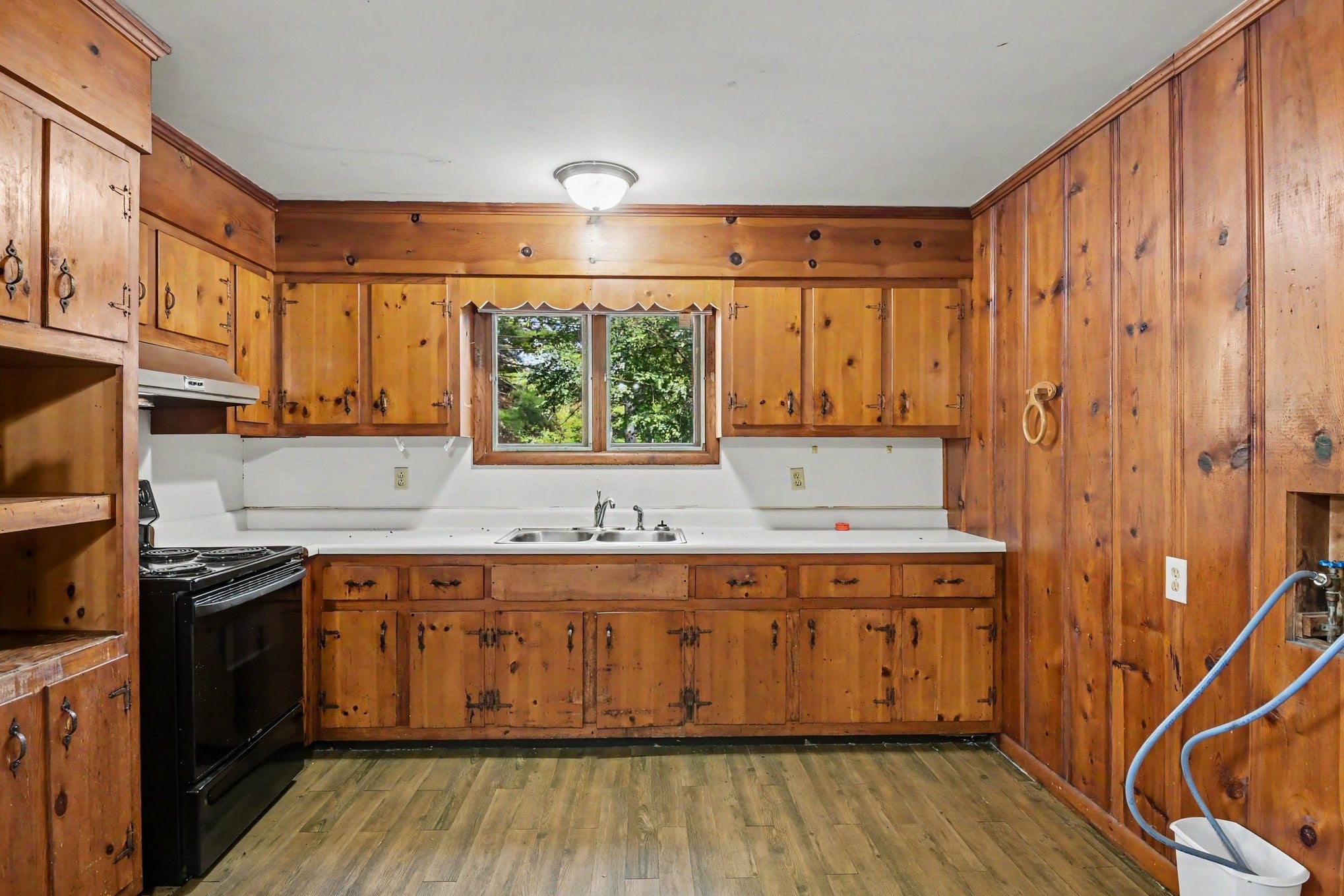 946 Greenwood Ave