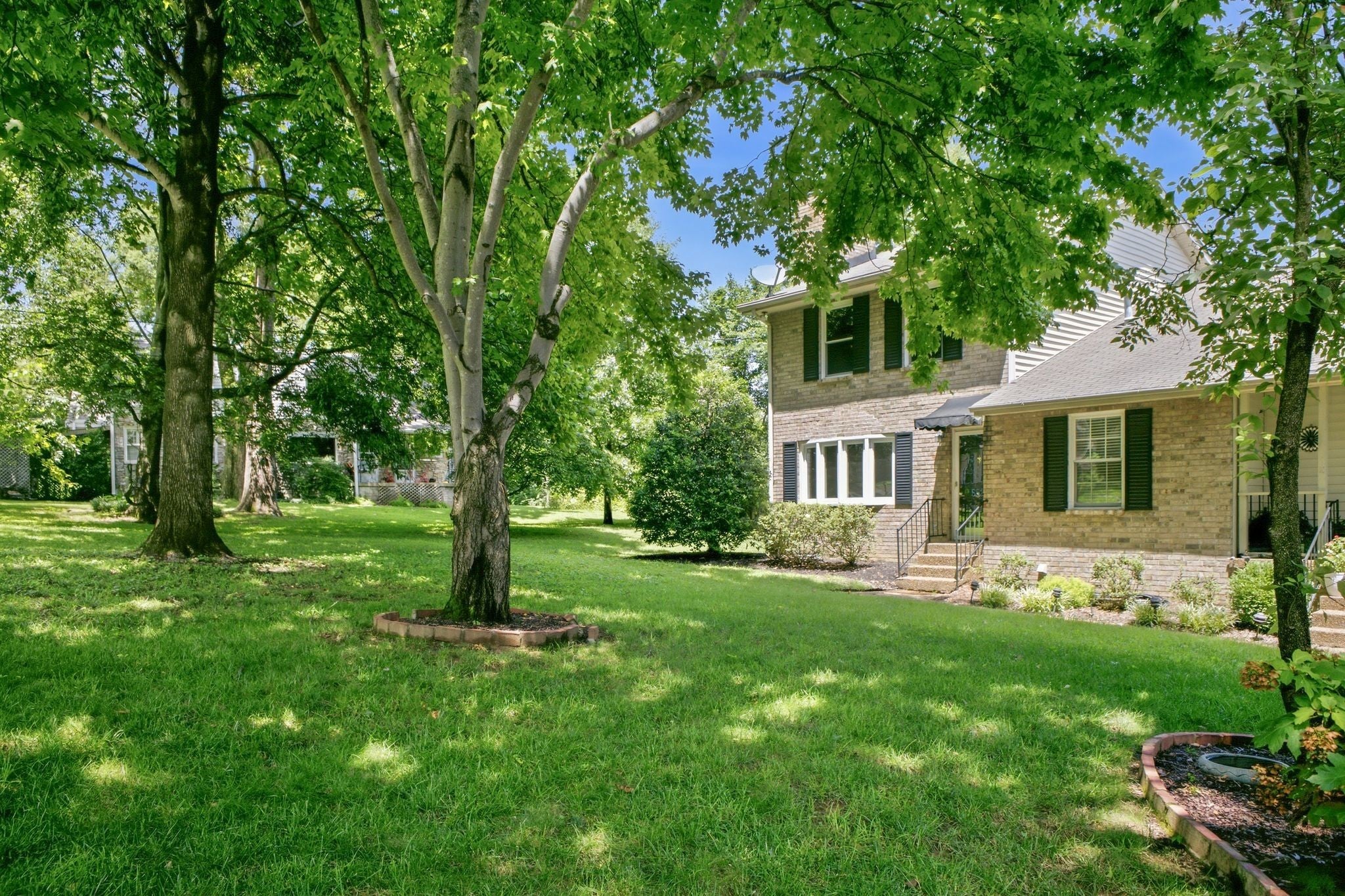 5520 Thalman Dr