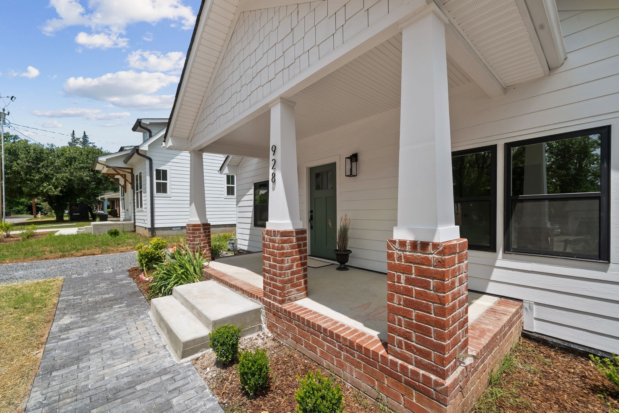 928 Glass St