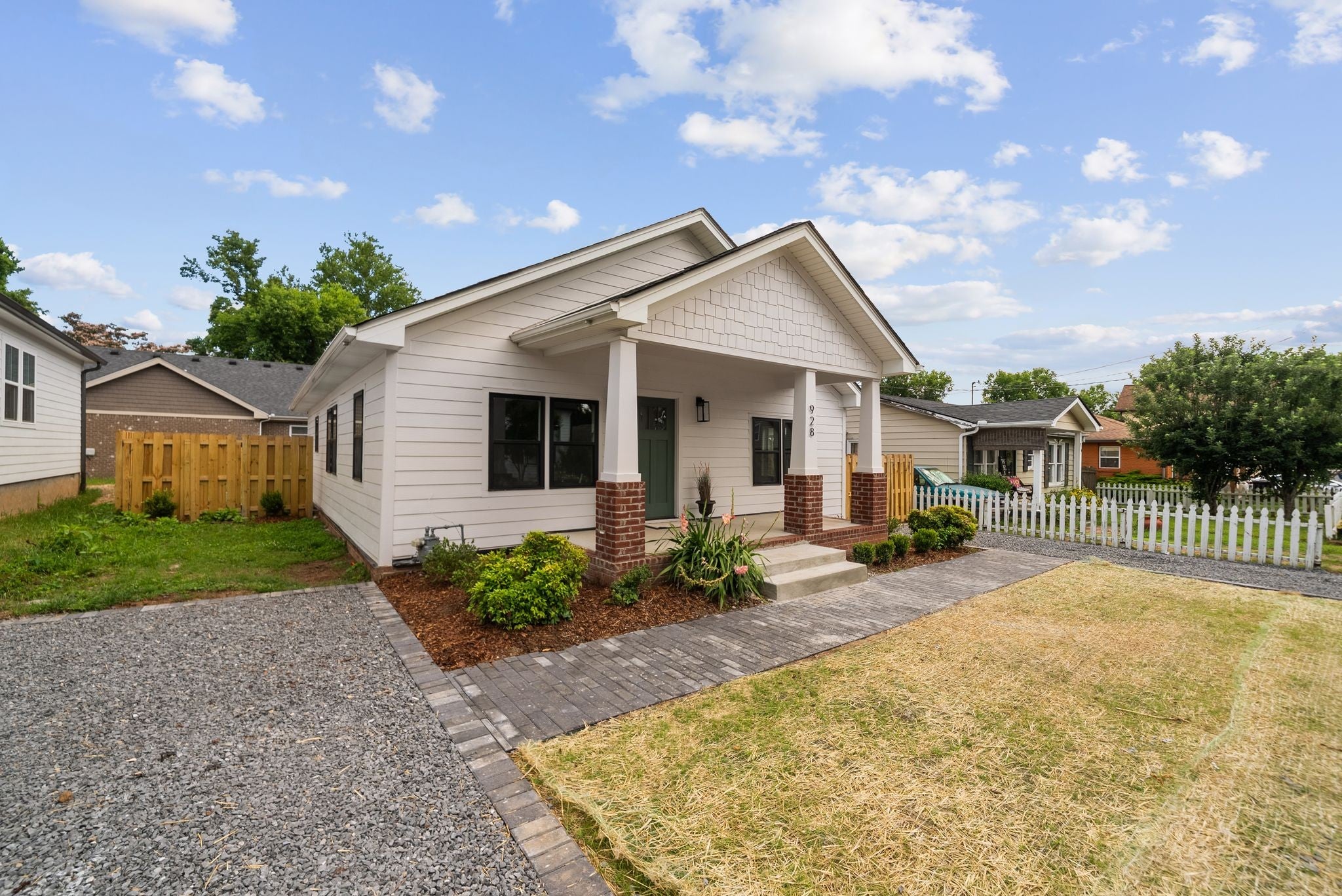 928 Glass St