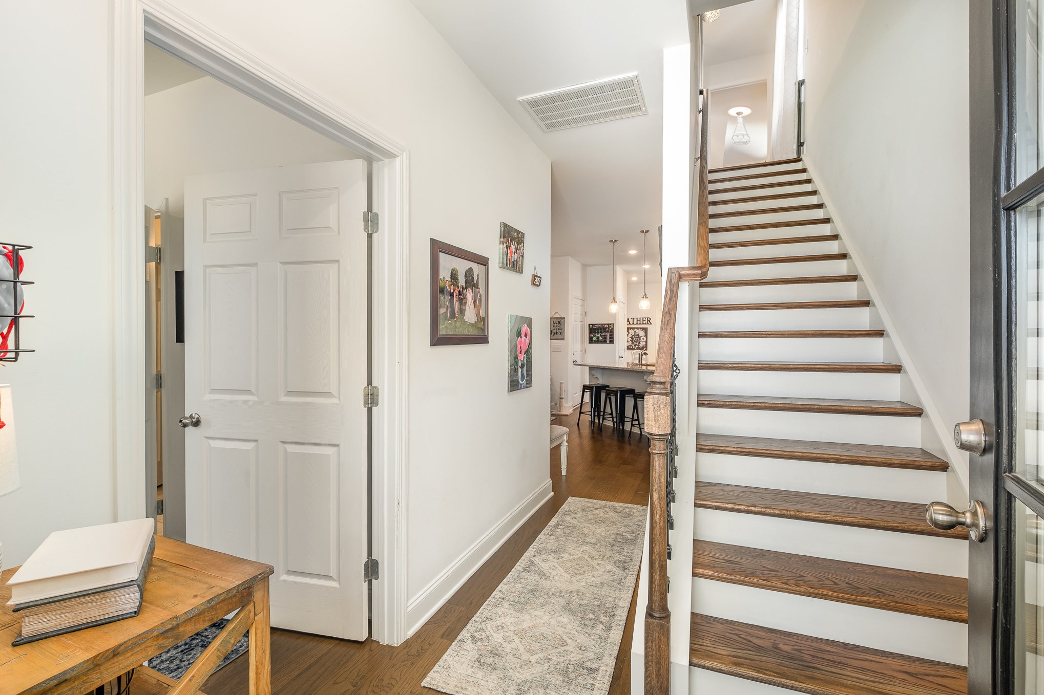 706 Hahn Ct