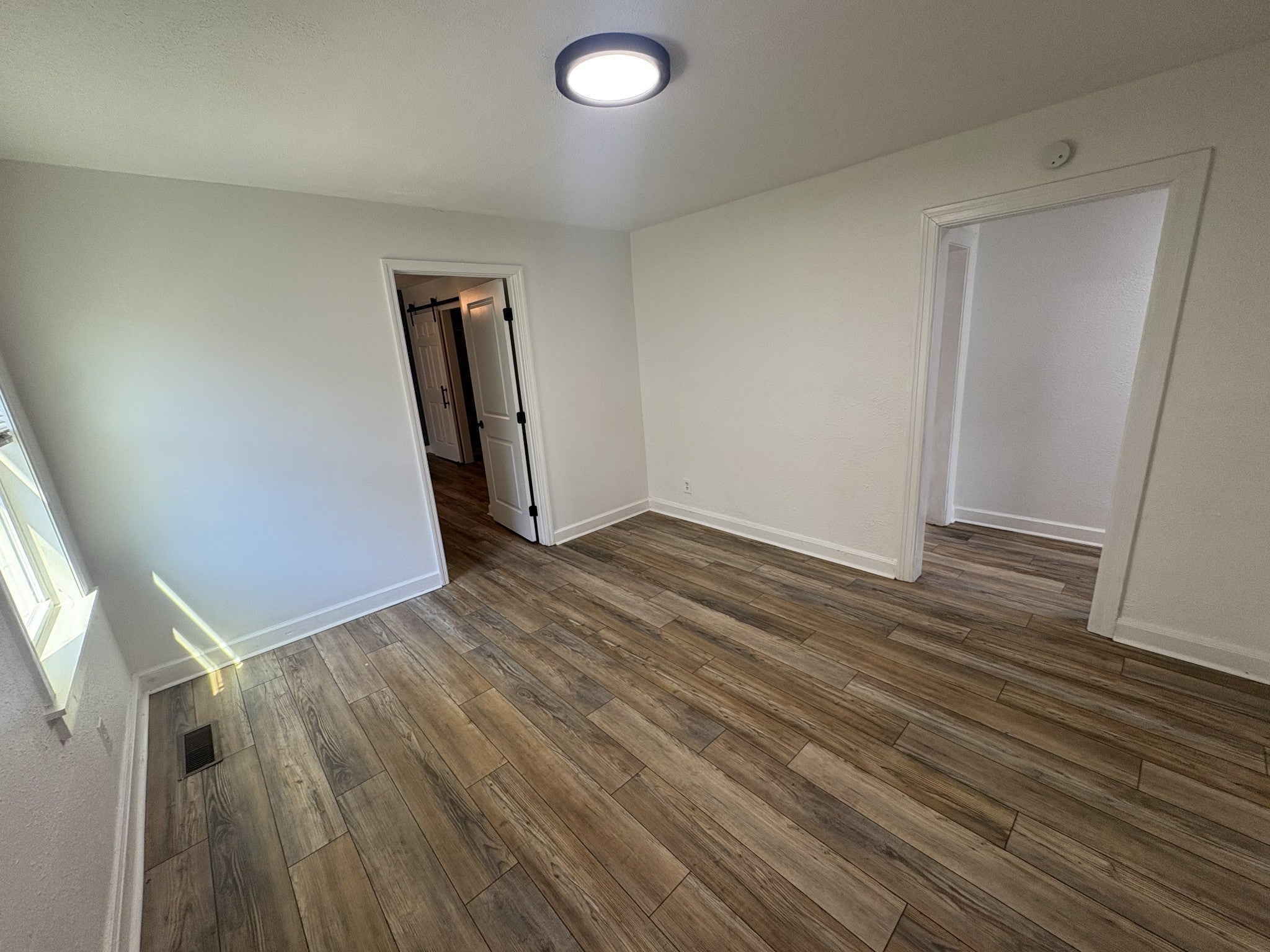 1909 10th Ave N