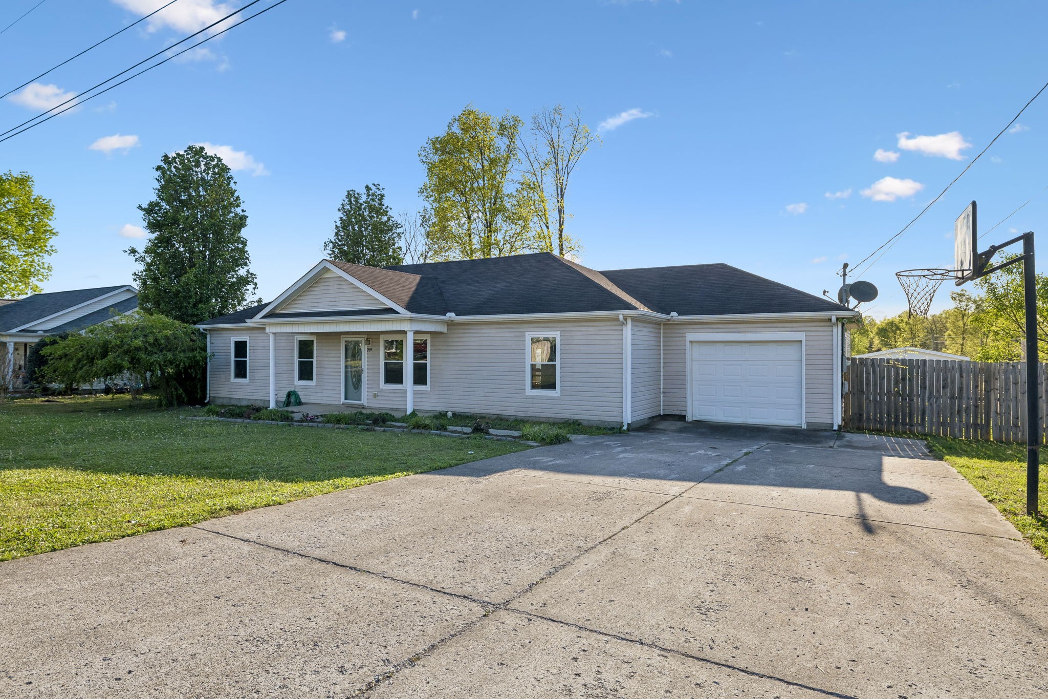 205 Saddlewood Dr