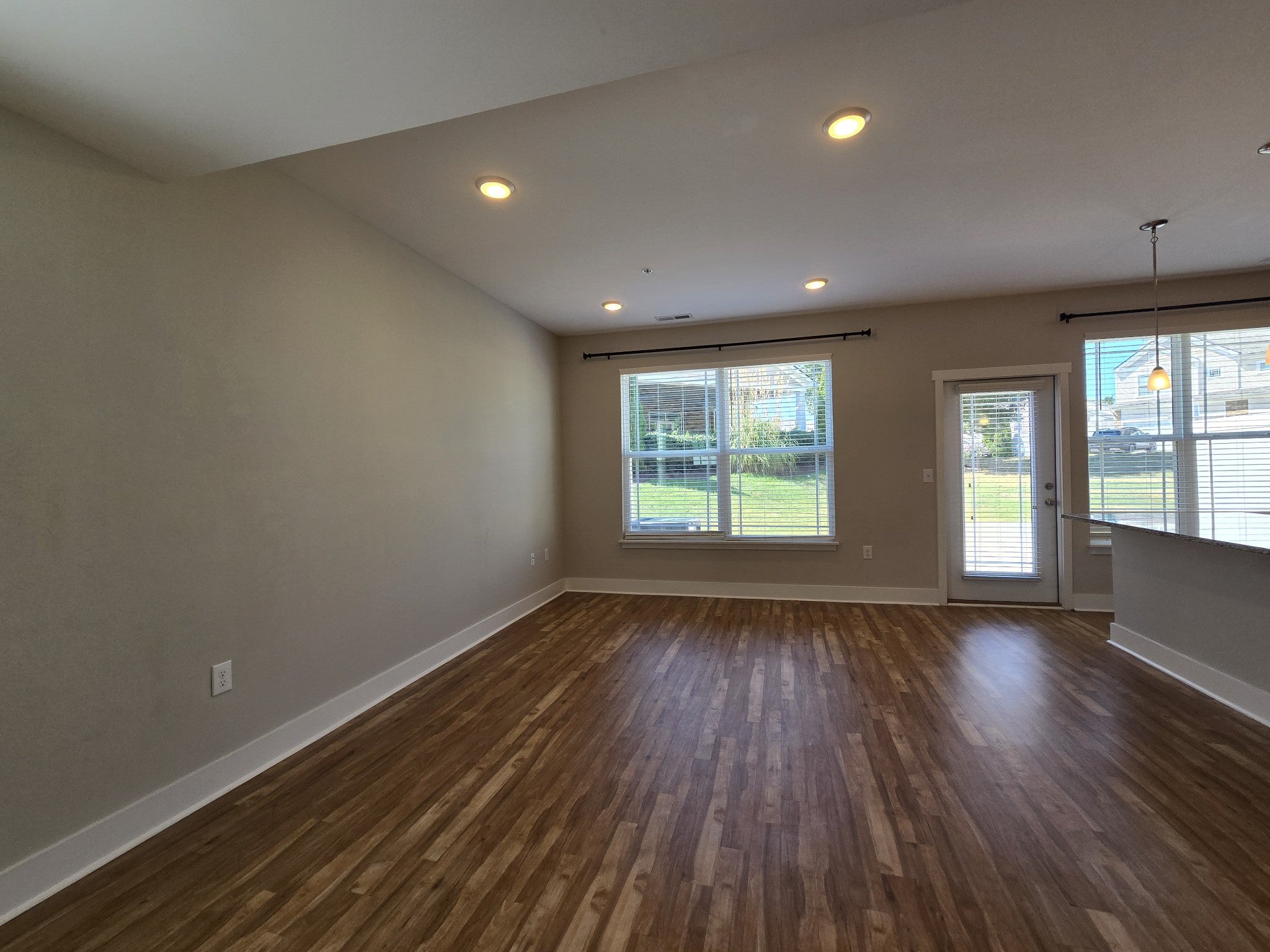 6006 Hillside Ln - Photo 4