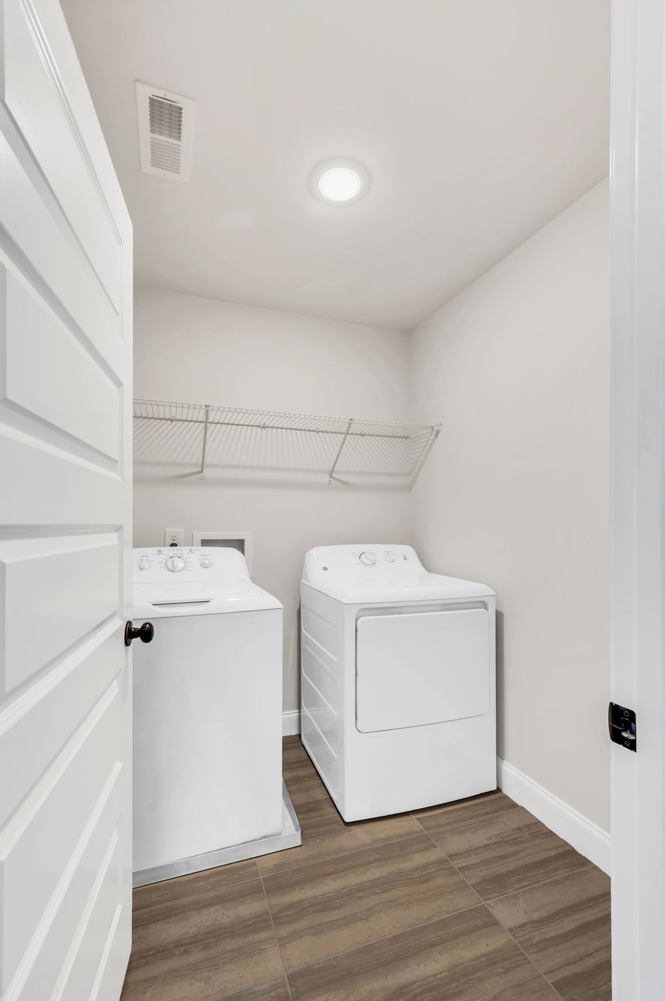 Nashville, Tennessee 37214, United States, 3 Bedrooms Bedrooms, ,3 BathroomsBathrooms,Residential,Active,140067