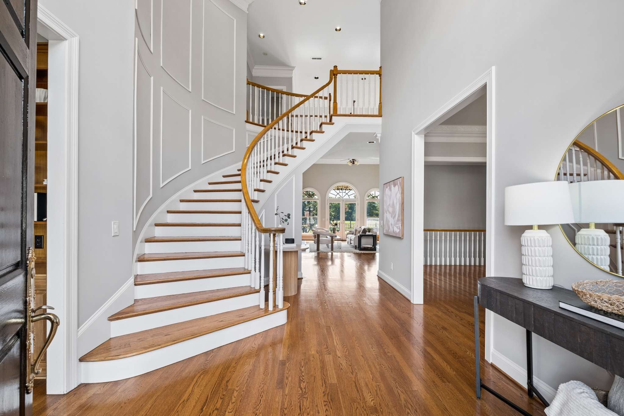 5215 Country Club Dr