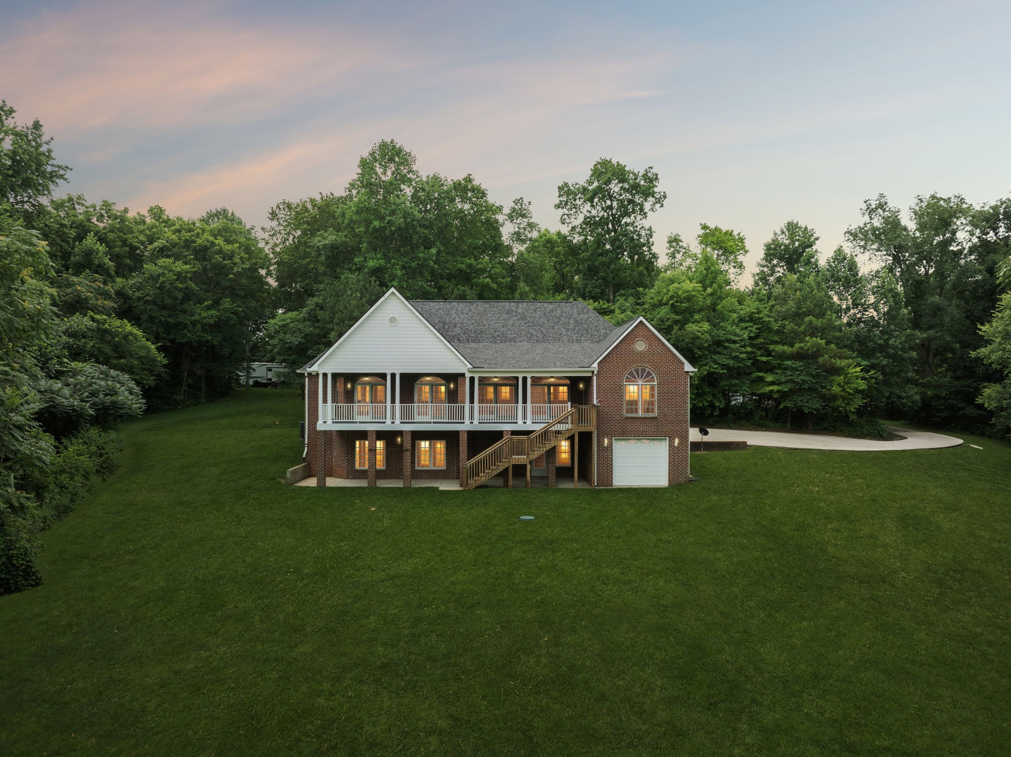 3987 Akin Ridge Rd