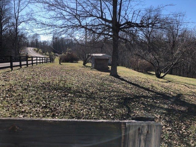 3882 Perkins Rd, Thompsons Station TN 37179 3-bed home, photo 2 of 17