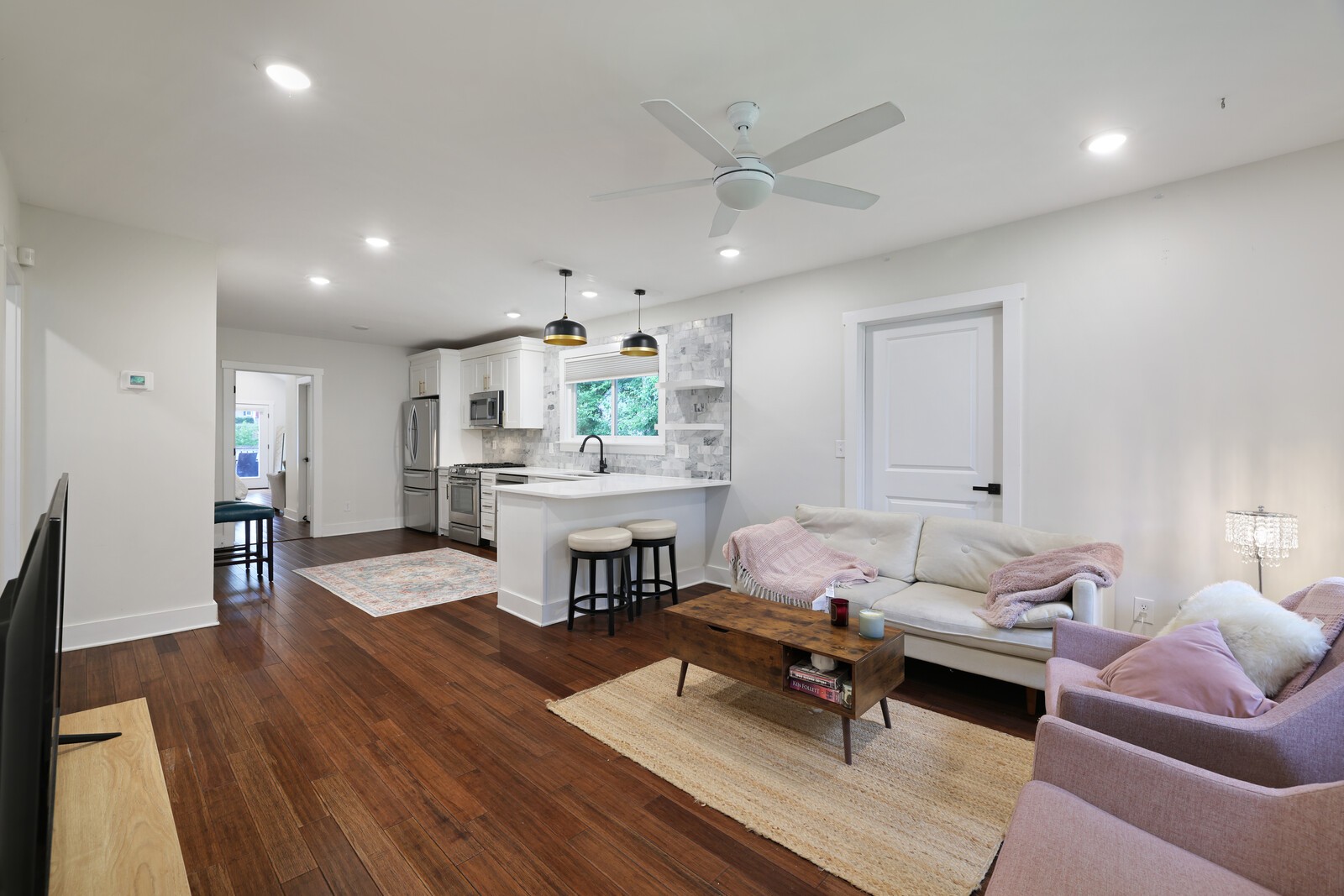 325 Pullen Ave