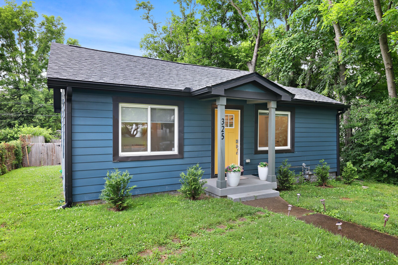325 Pullen Ave