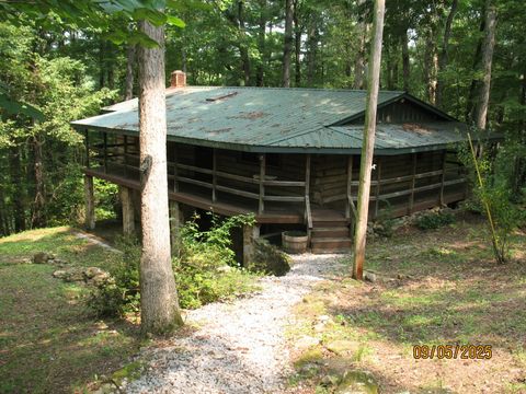 1555 Brown Creek Dr Crossville TN 38571