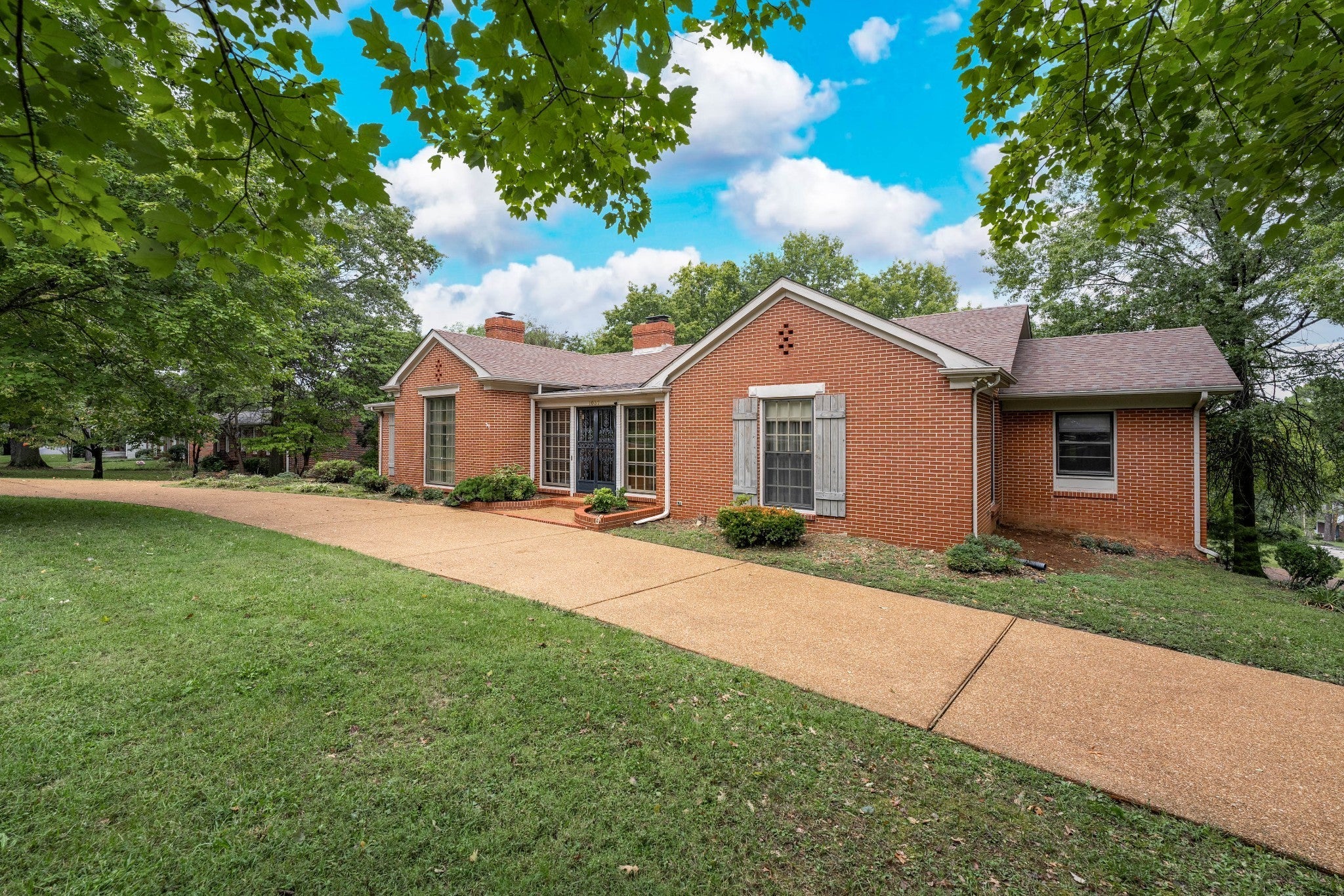 1037 Rolling Fields Cir