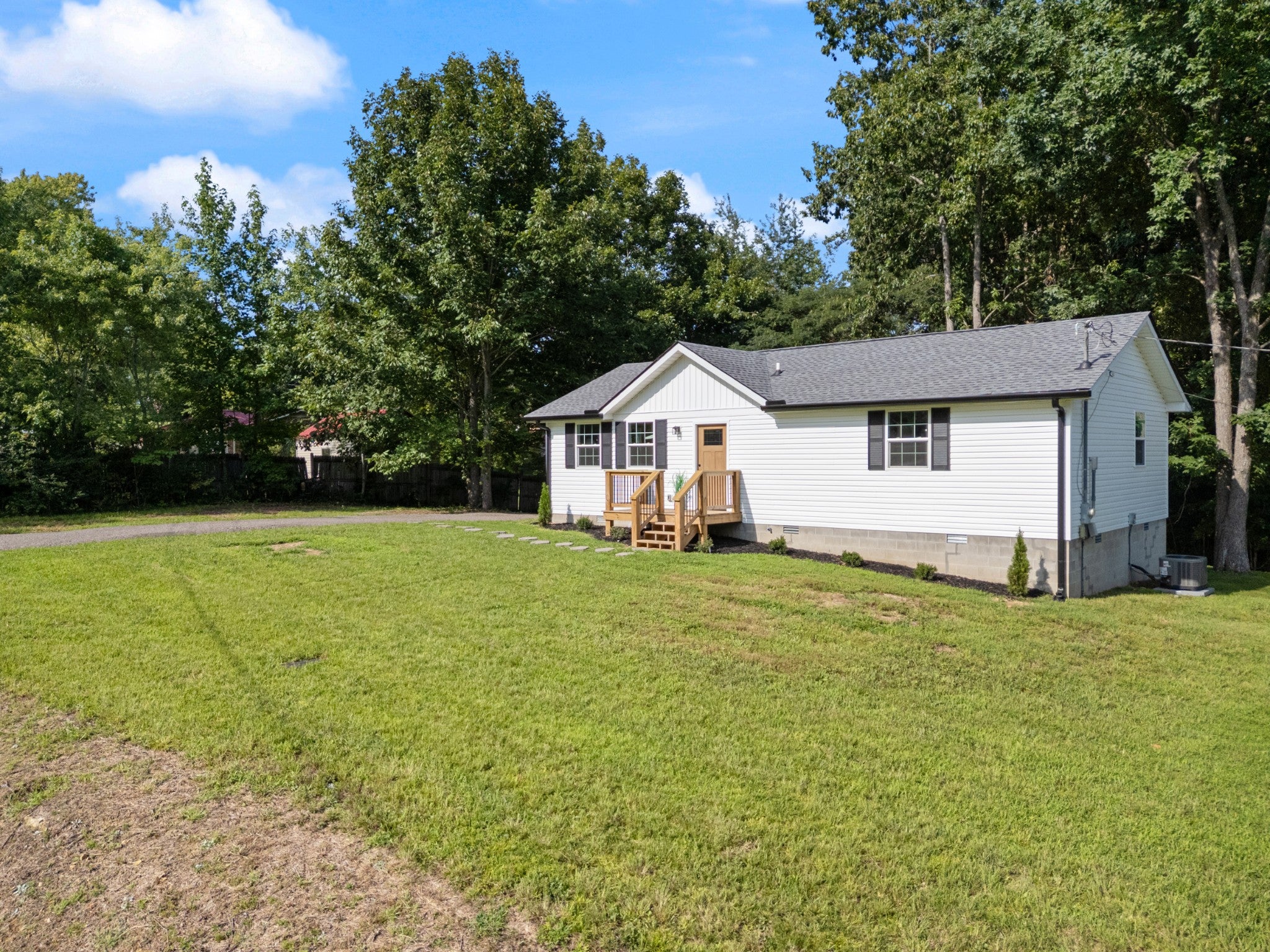 1101 Chestnut Dr