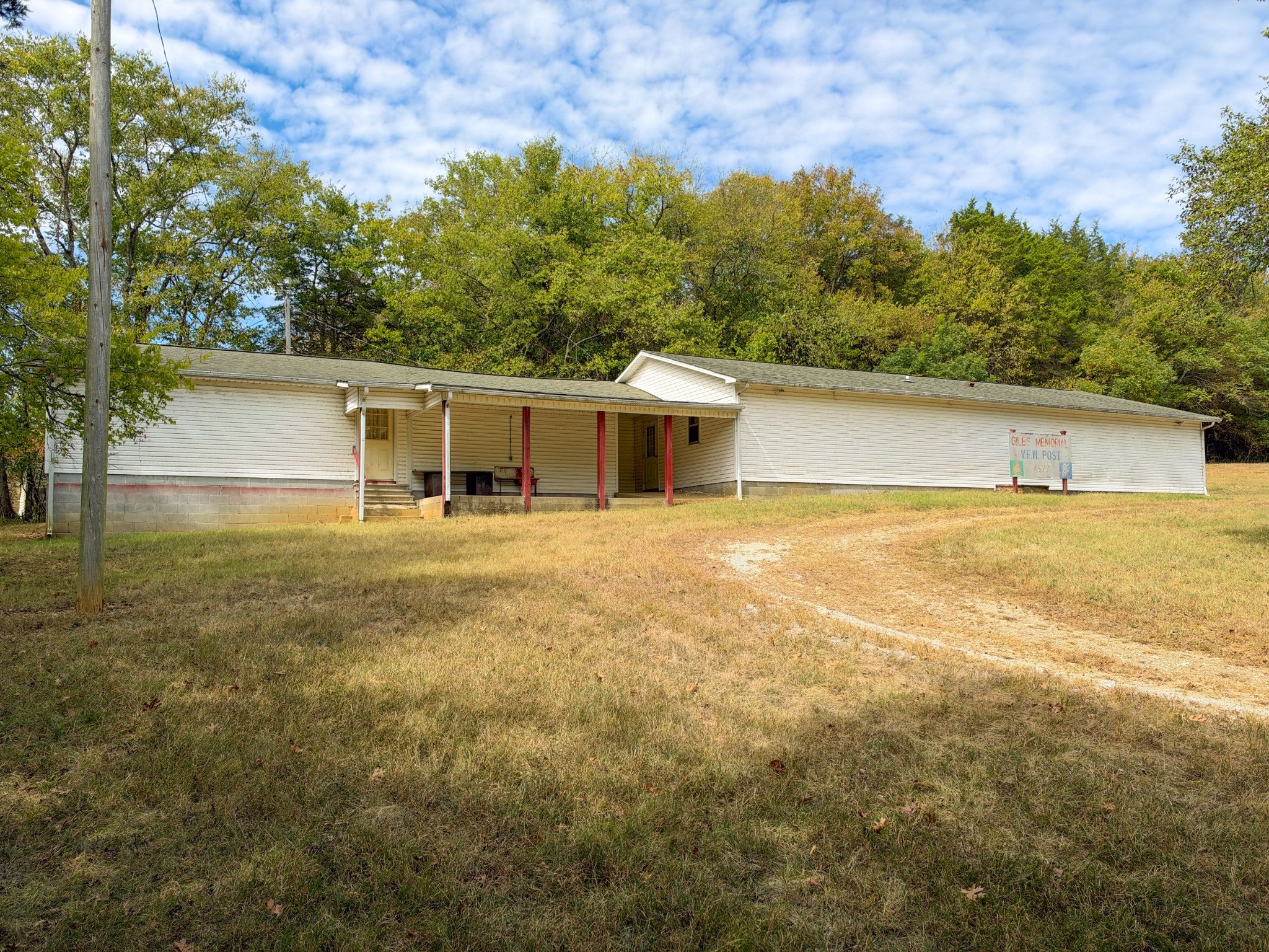 835 Lewisburg Hwy