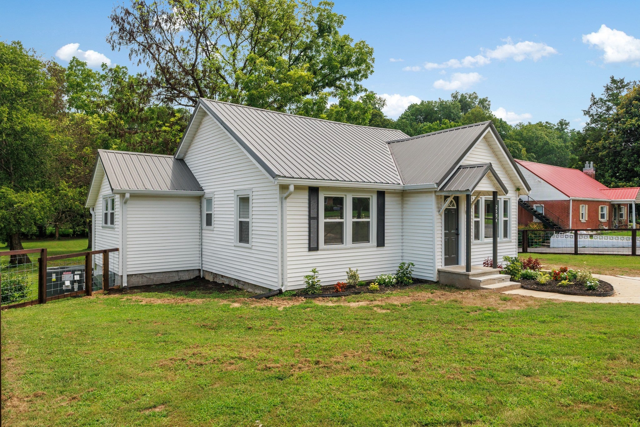 2594 Faulkner Springs Rd