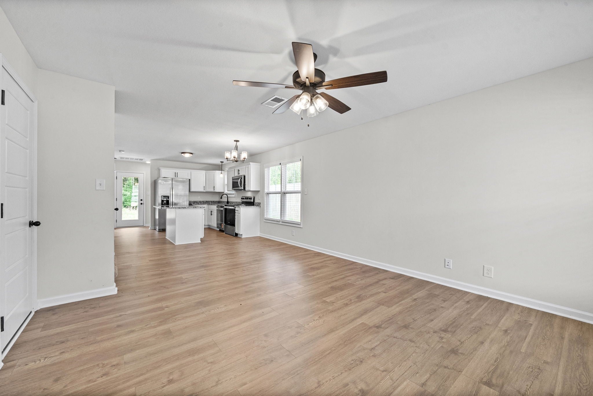 412 Hillside Dr