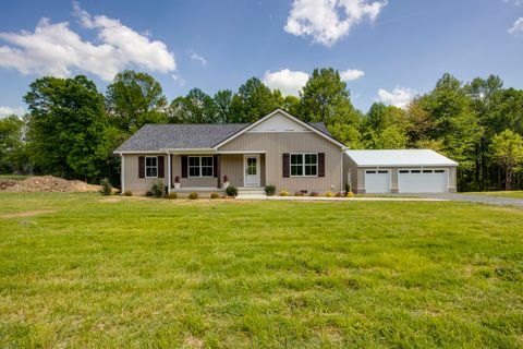 8283 Hoskins Hollow Rd Westmoreland TN 37186