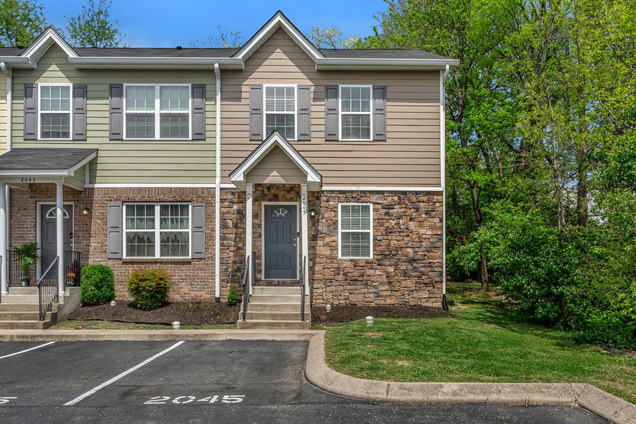2045 Pinecrest Dr 22