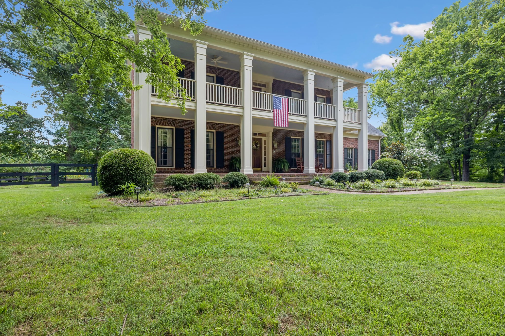 605 Natchez Bend Road