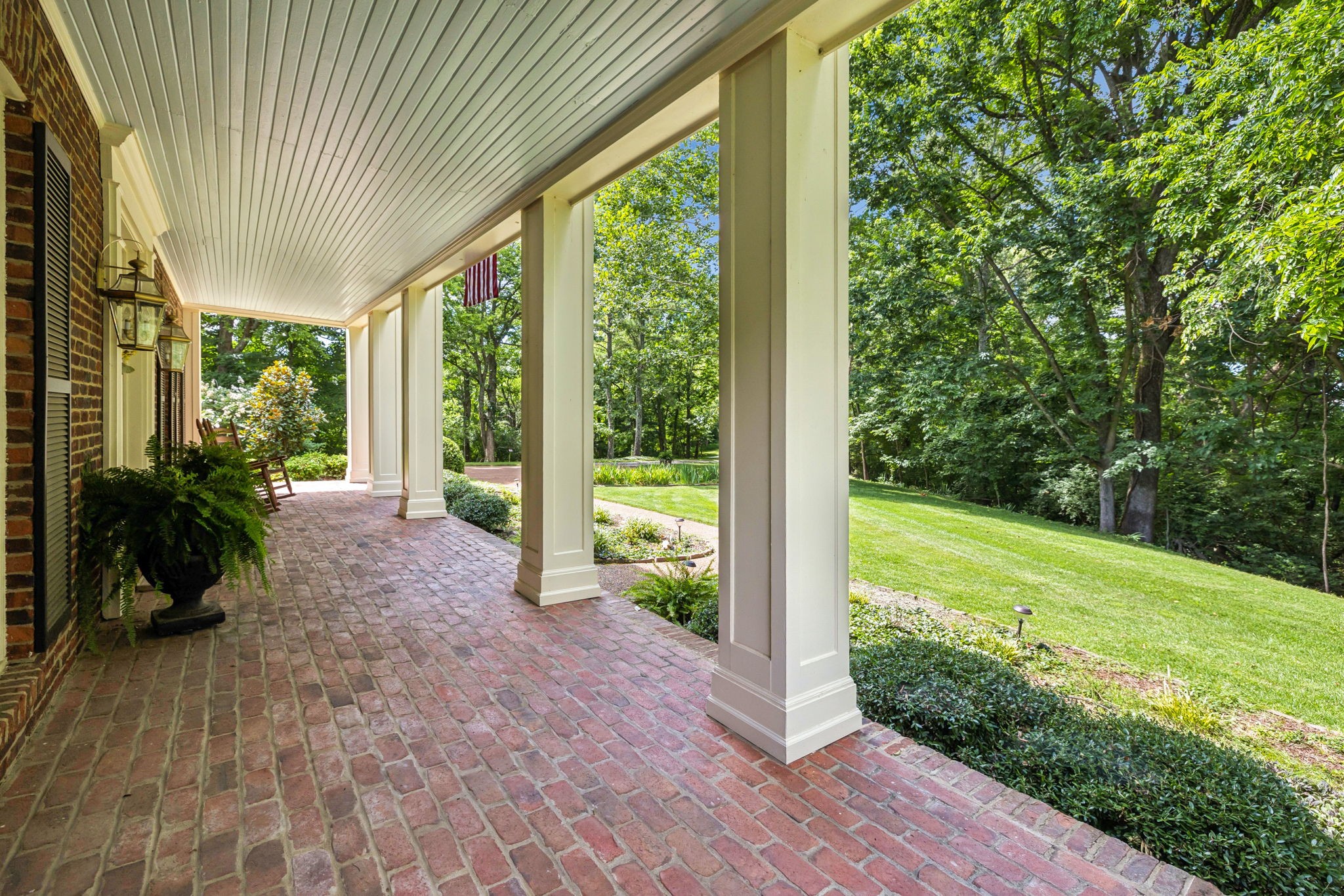 605 Natchez Bend Road
