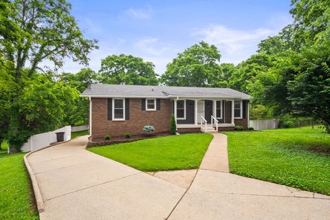 201 Gates Dr Hendersonville TN 37075