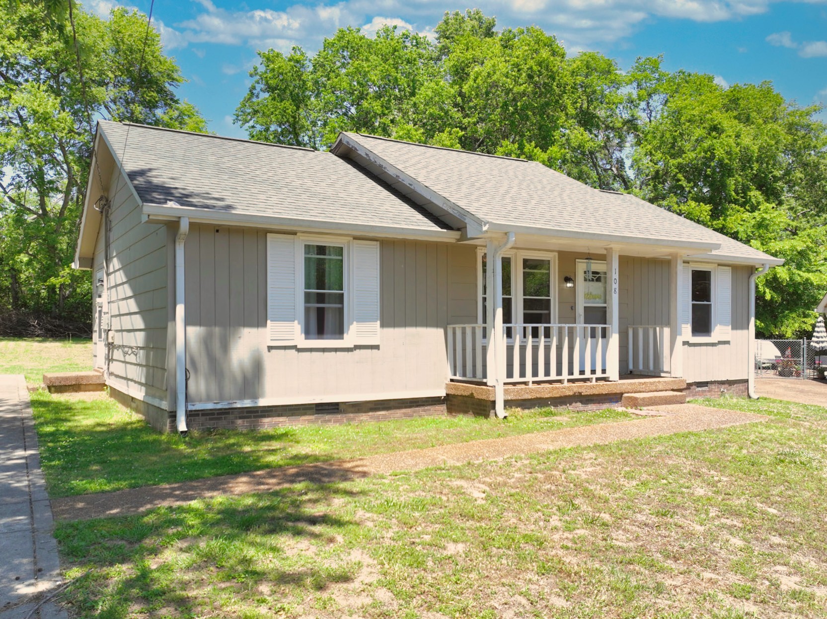 108 Crystal Ct