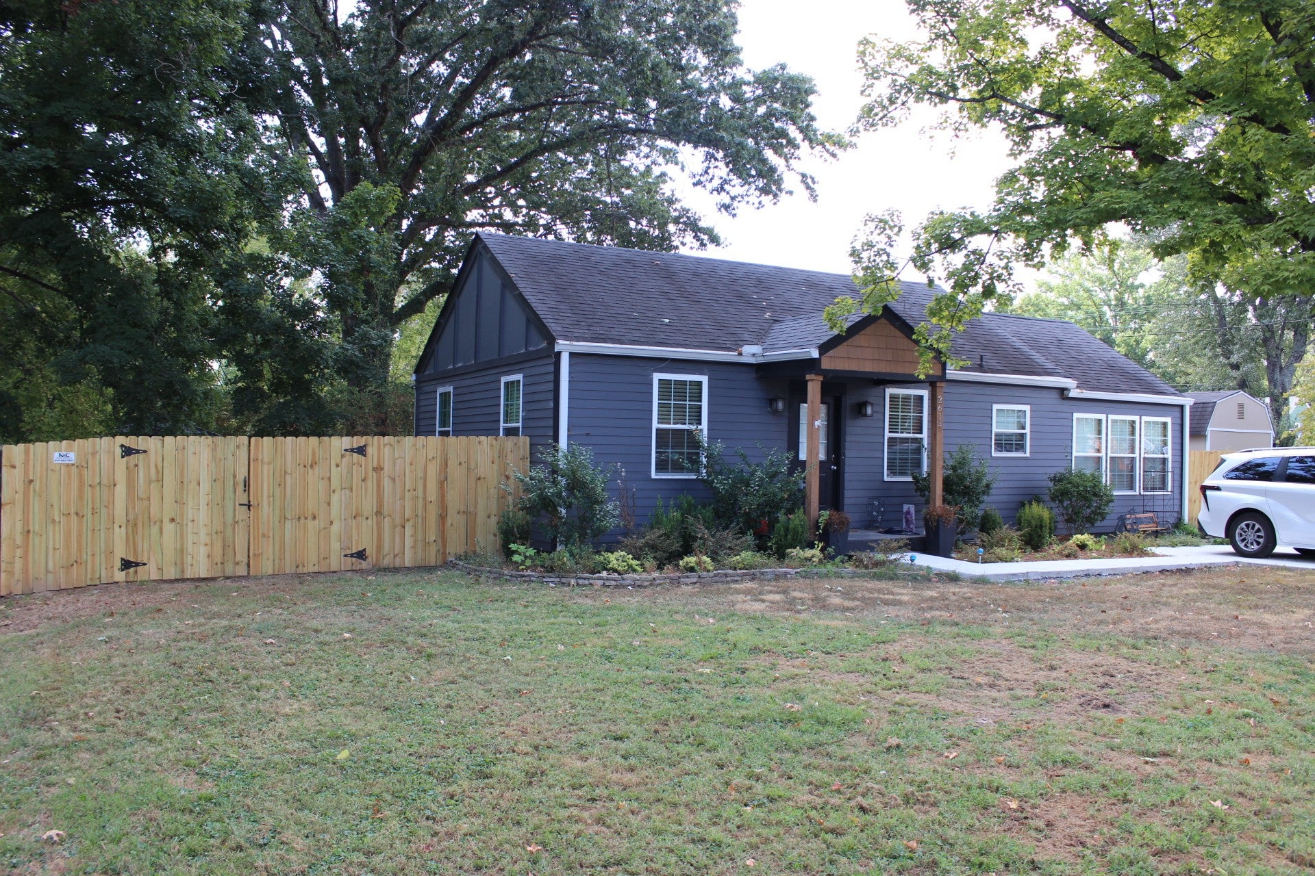 3-bed listing at 2614 Live Oak Rd, Nashville