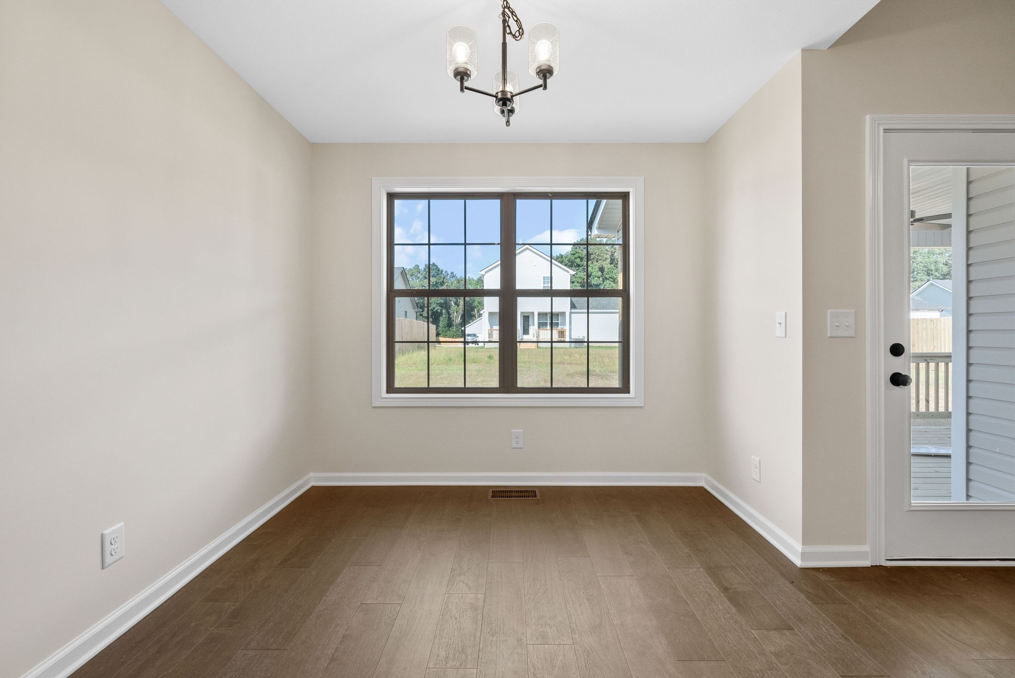 1522 Fredrick Dr