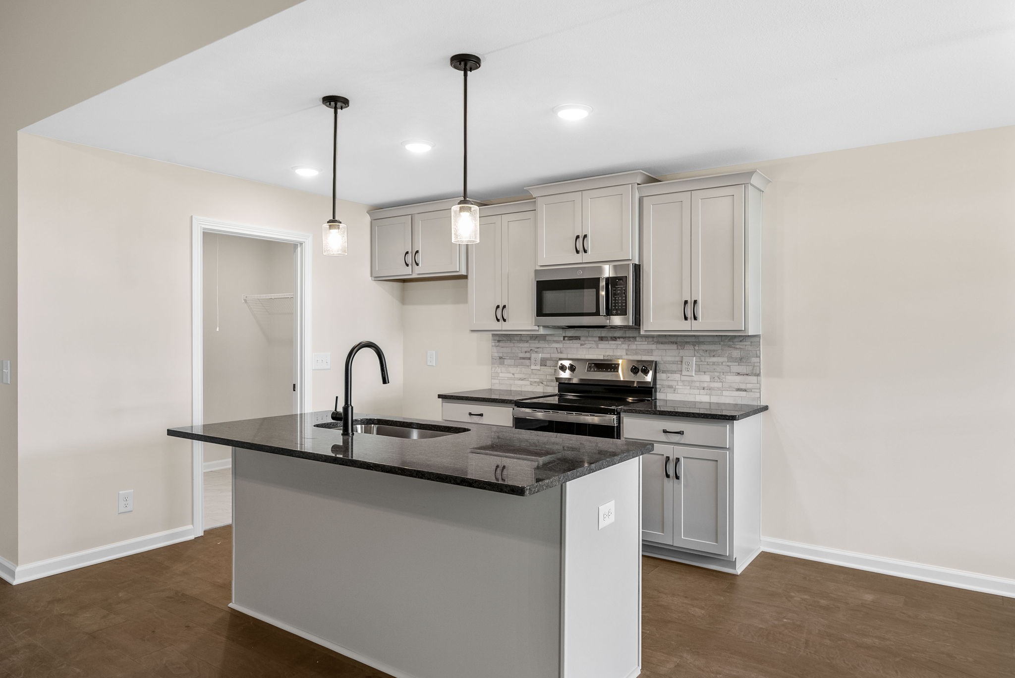 1522 Fredrick Dr