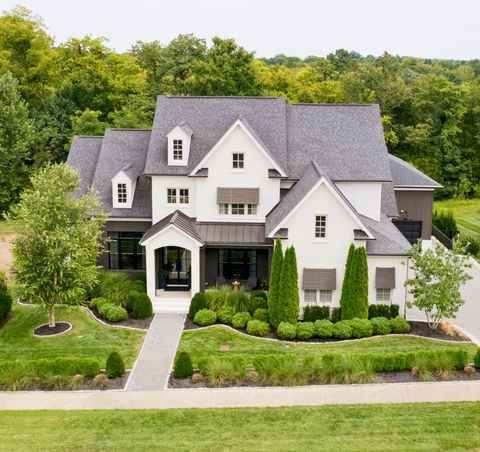 7053 Lanceleaf Dr College Grove TN 37046