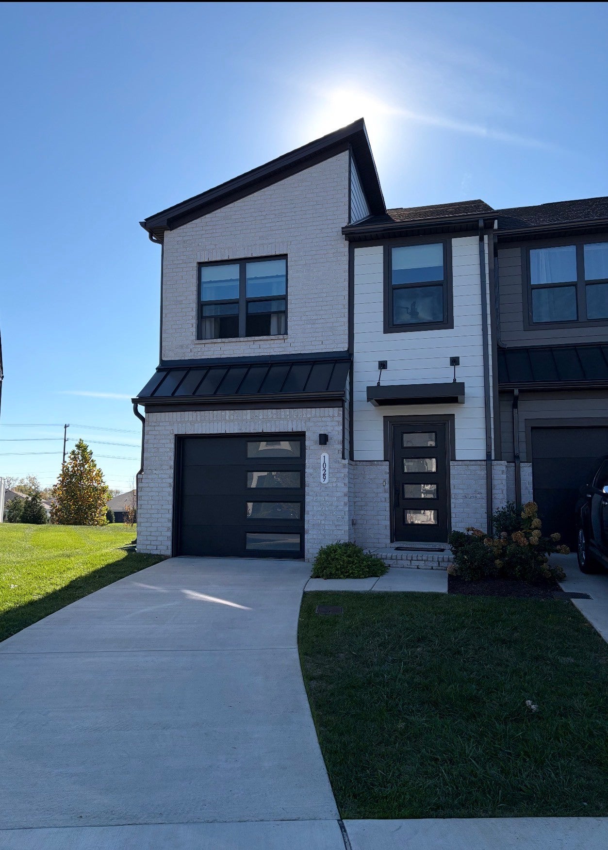 1029 Riverbrook Dr