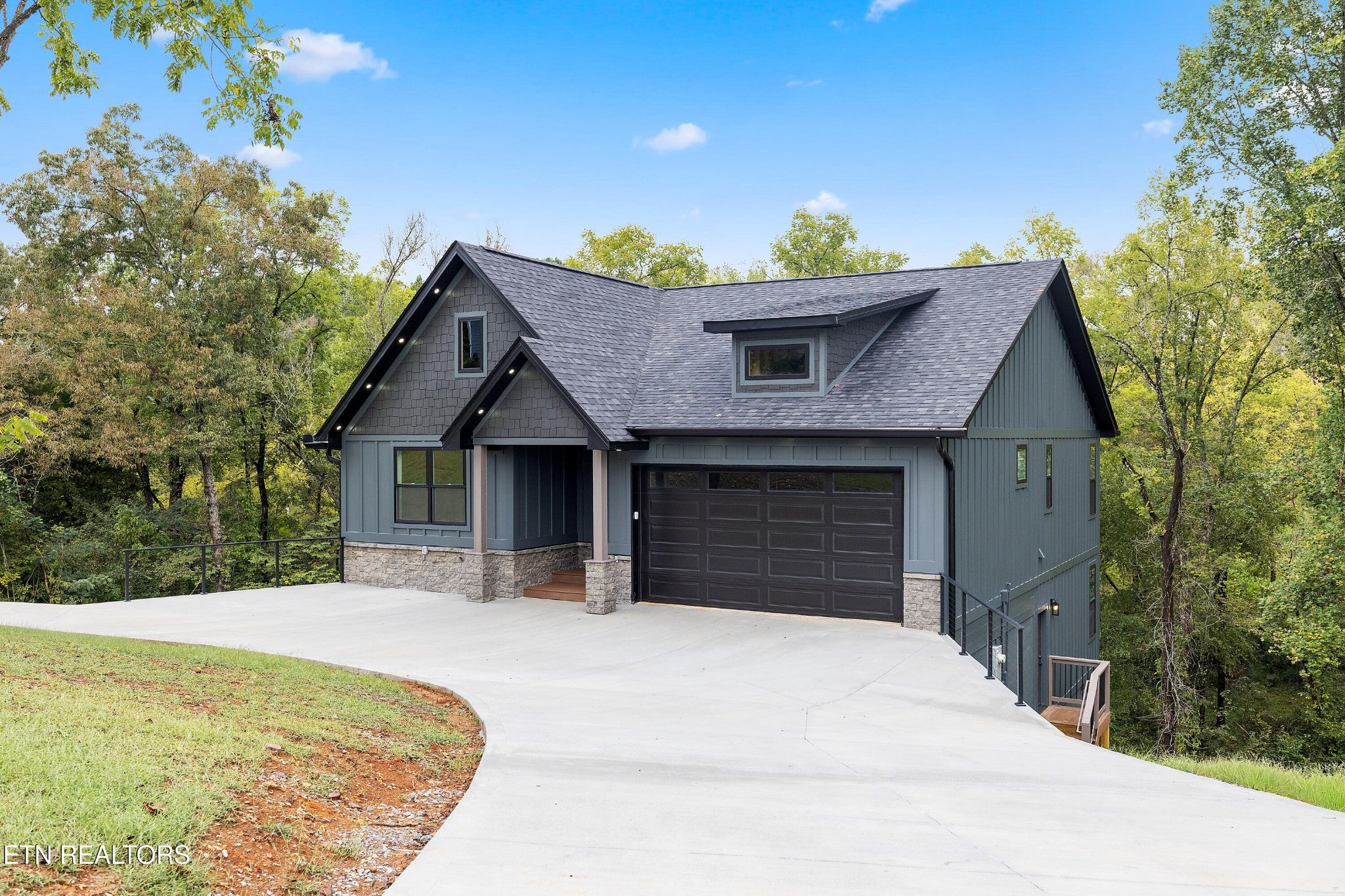 2154 Aaron Court