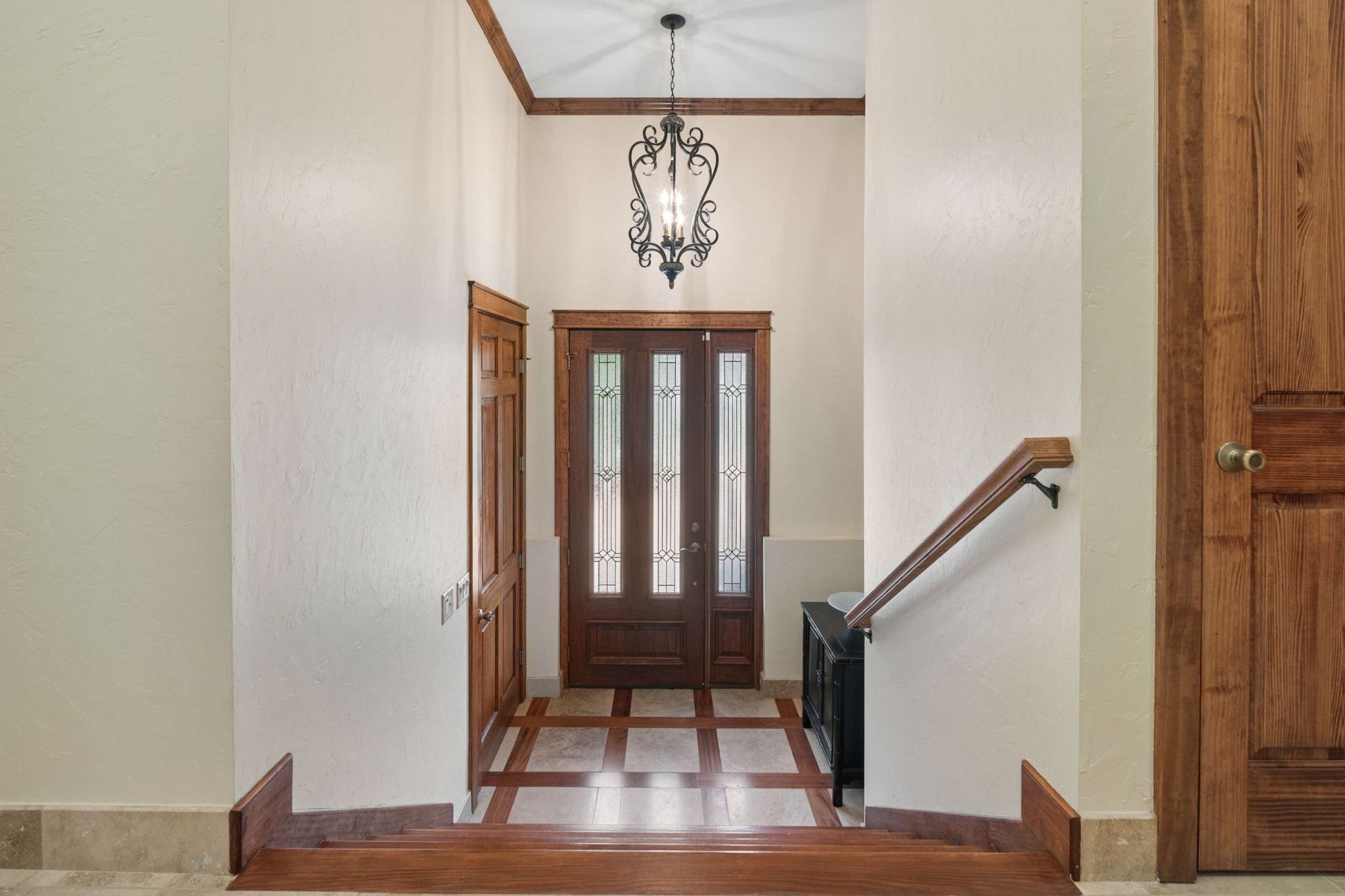 2115 Sharondale Dr