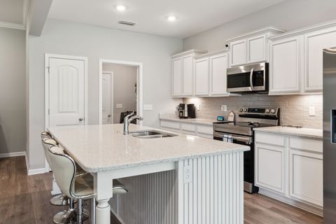 3608 Stormy Ln Rockvale TN 37153