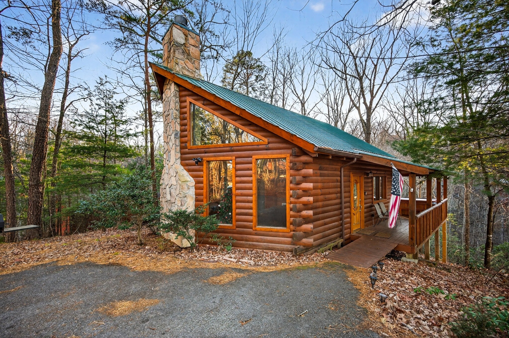2332 Raymond Hollow Rd