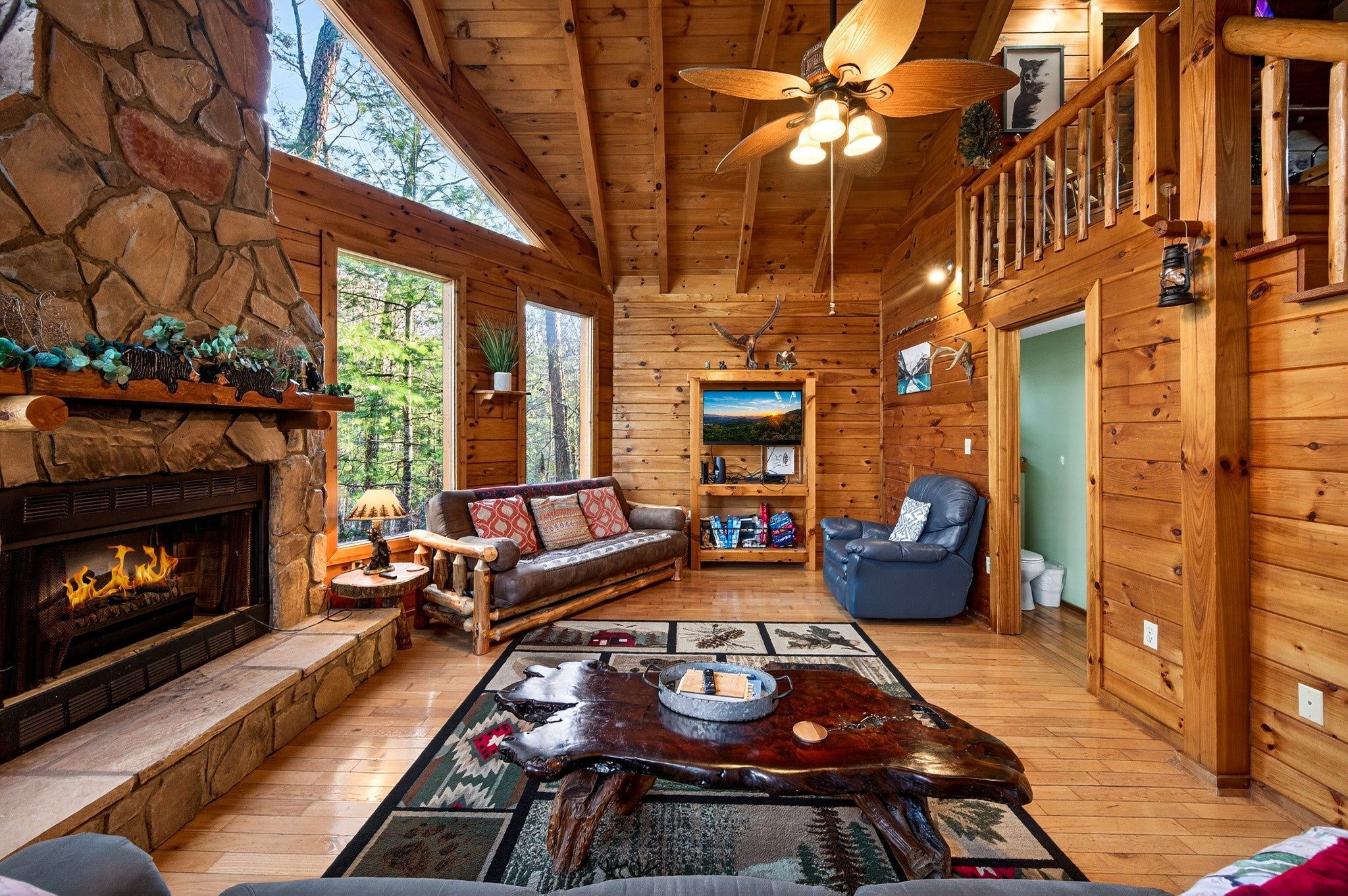 2332 Raymond Hollow Rd