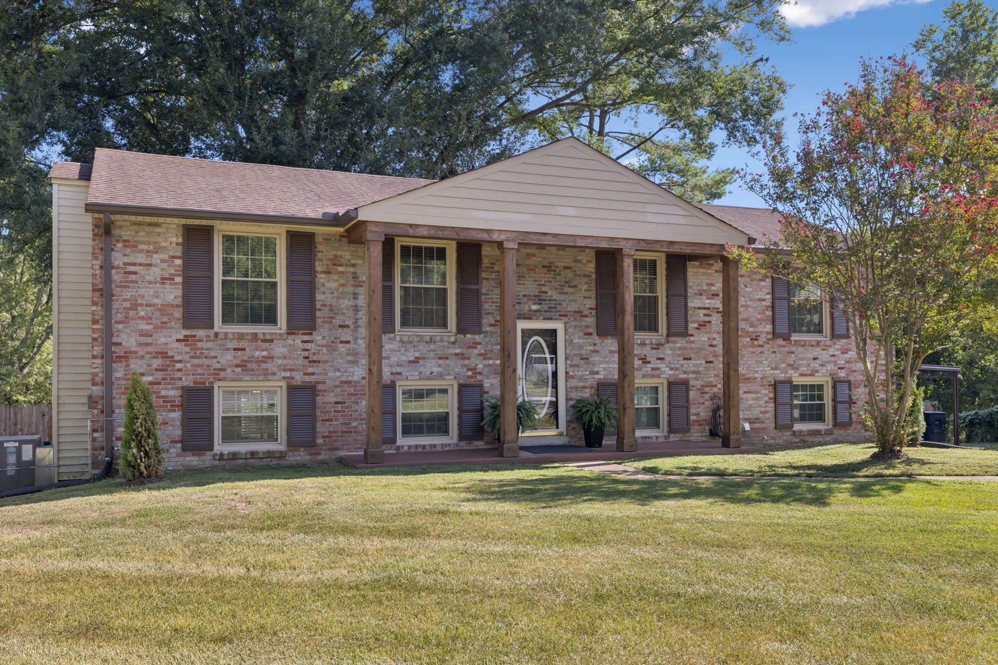 205 Overcrest Ct, Nashville TN 37211 4-bed home, photo 3 of 30