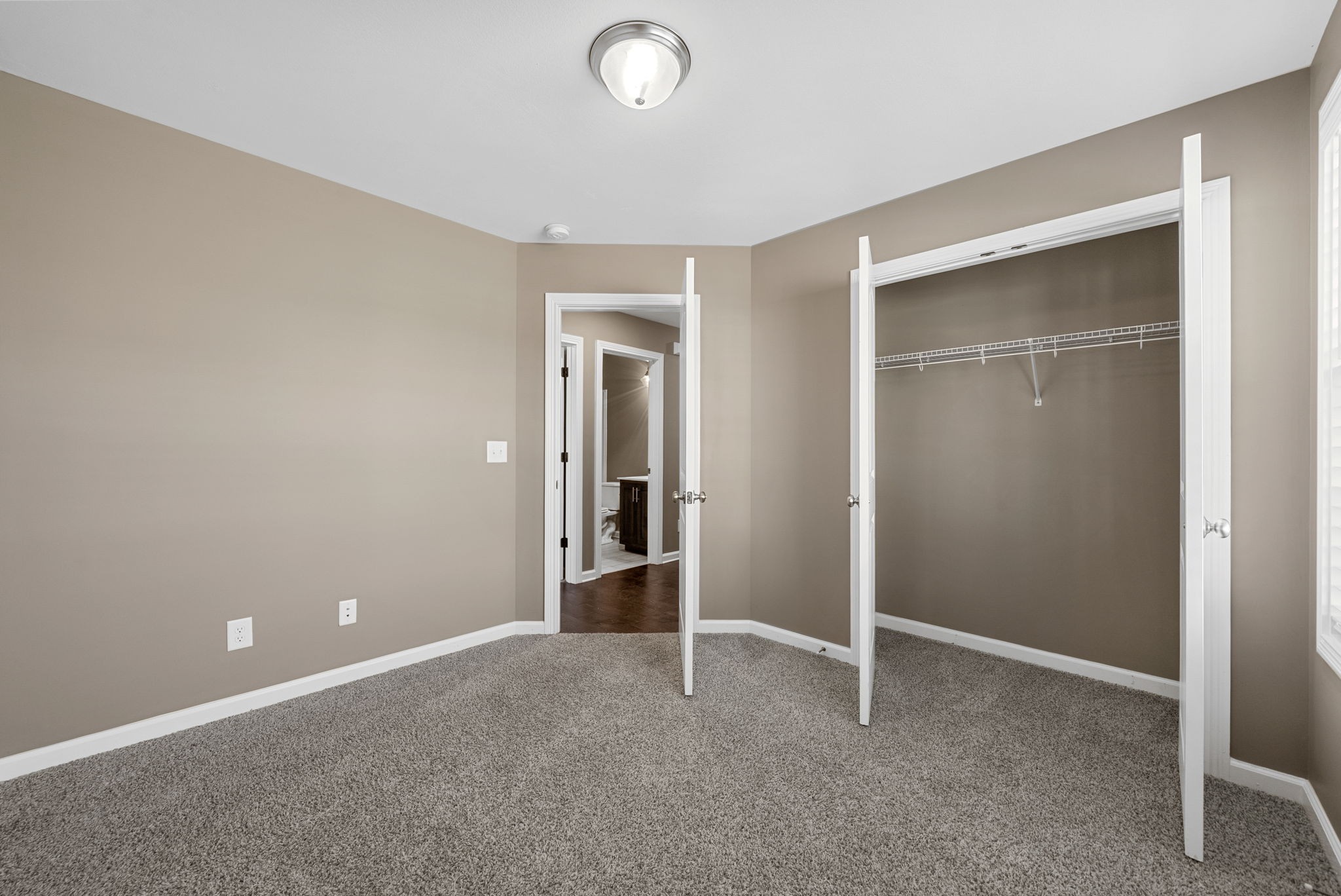 Clarksville, Tennessee 37042, United States, 3 Bedrooms Bedrooms, ,2 BathroomsBathrooms,Residential,Active,219074