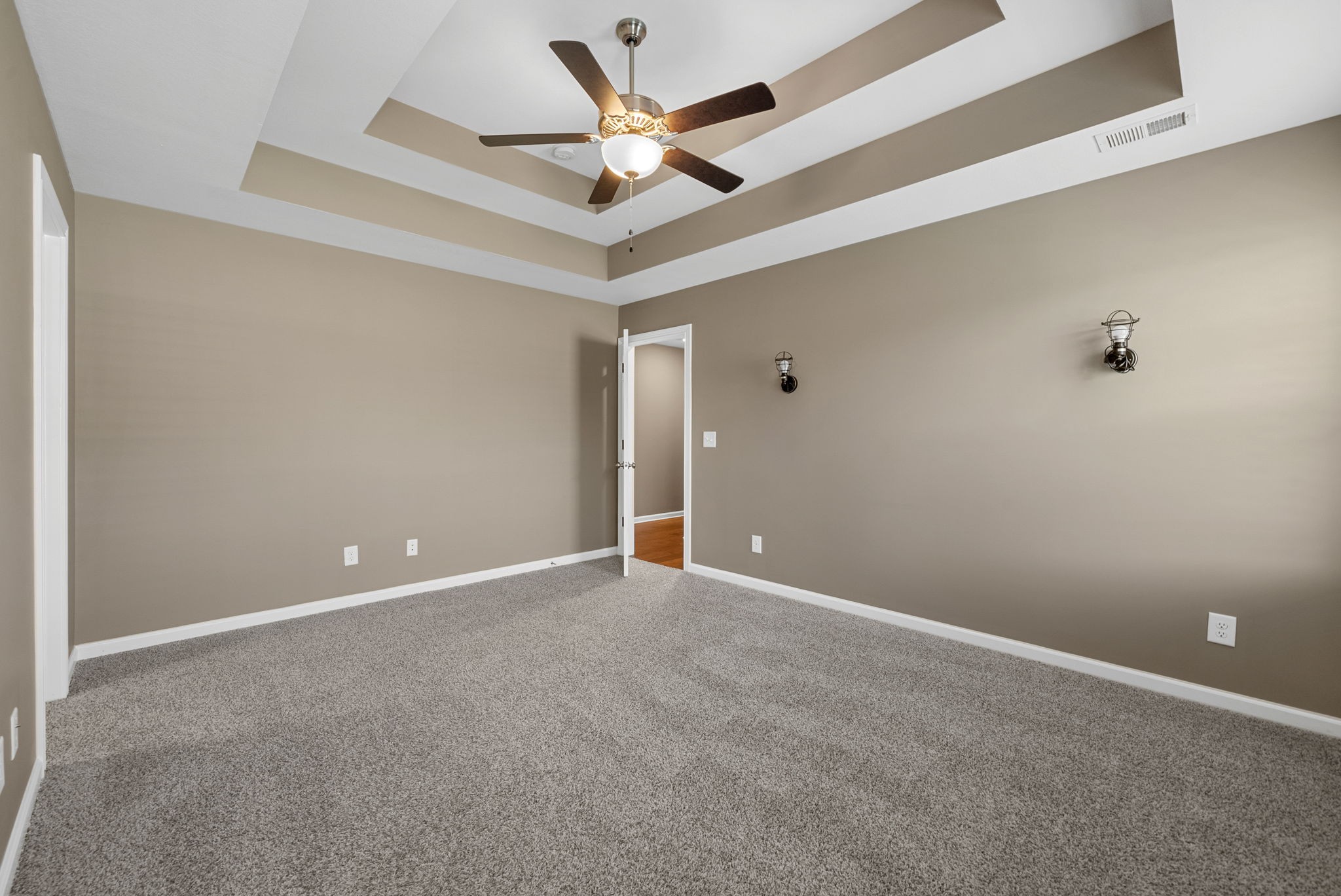 Clarksville, Tennessee 37042, United States, 3 Bedrooms Bedrooms, ,2 BathroomsBathrooms,Residential,Active,219074