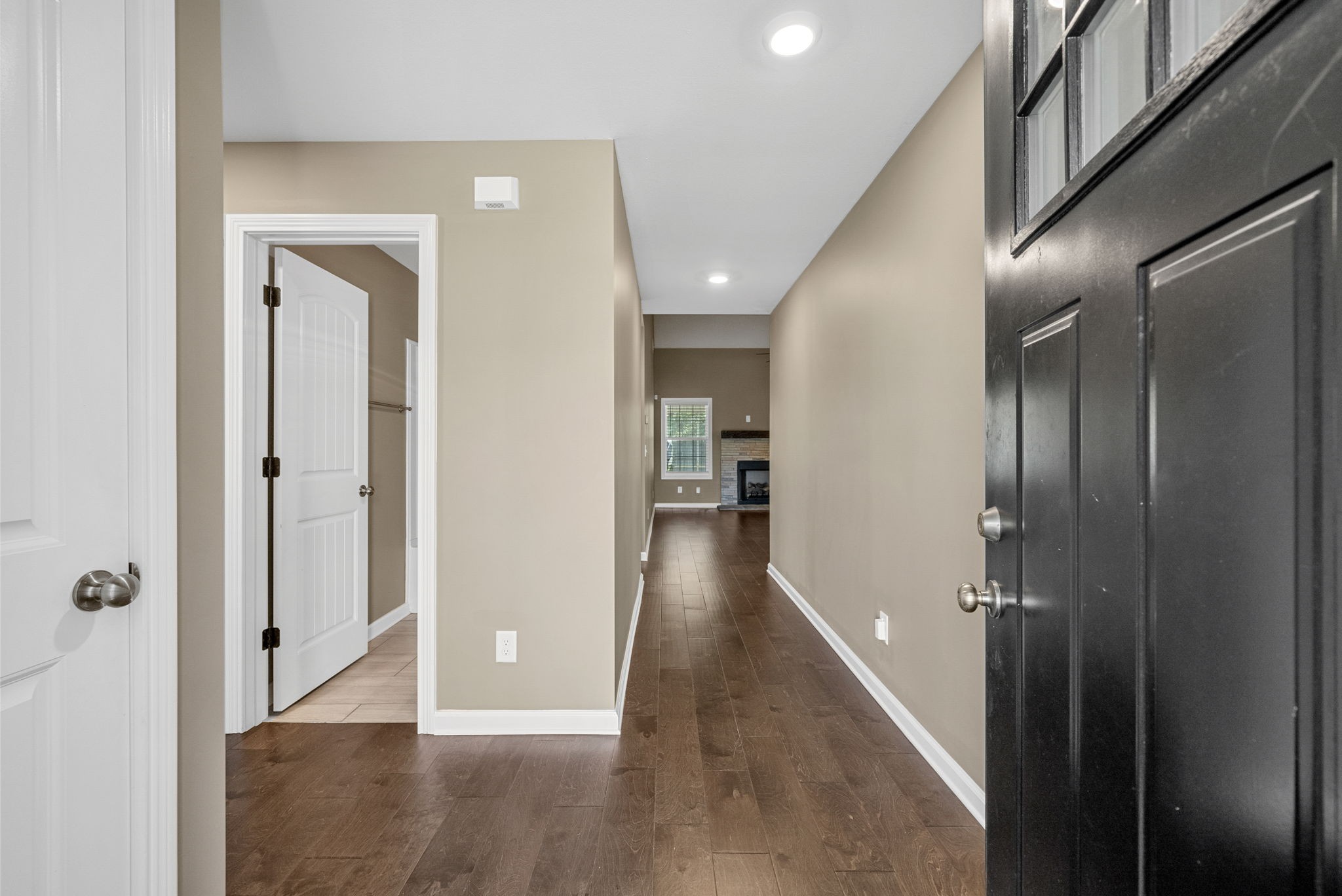 Clarksville, Tennessee 37042, United States, 3 Bedrooms Bedrooms, ,2 BathroomsBathrooms,Residential,Active,219074