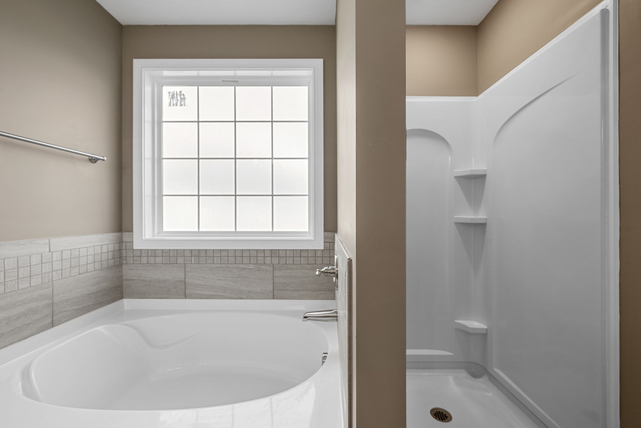 Clarksville, Tennessee 37042, United States, 3 Bedrooms Bedrooms, ,2 BathroomsBathrooms,Residential,Active,219074