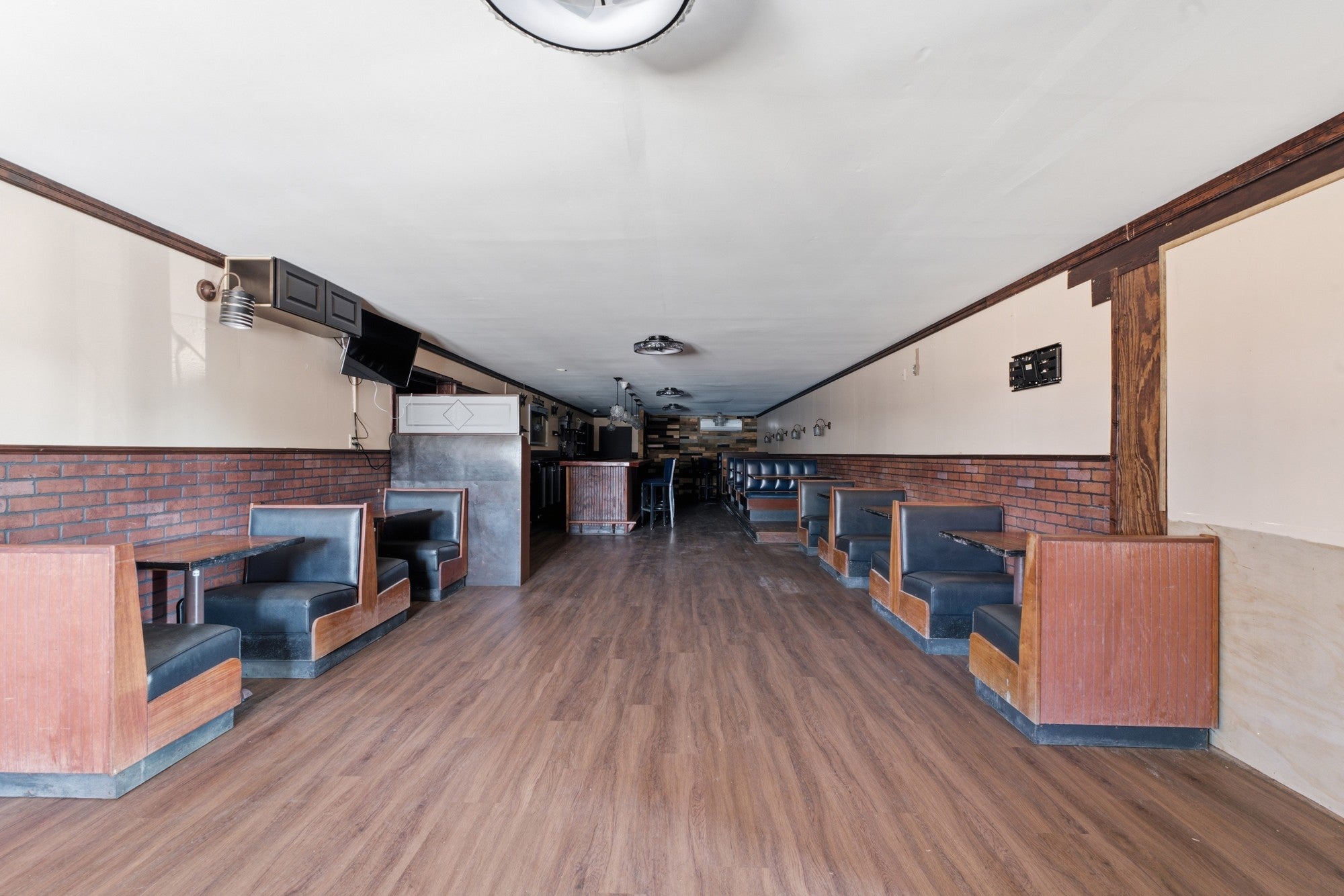 110 W Main St