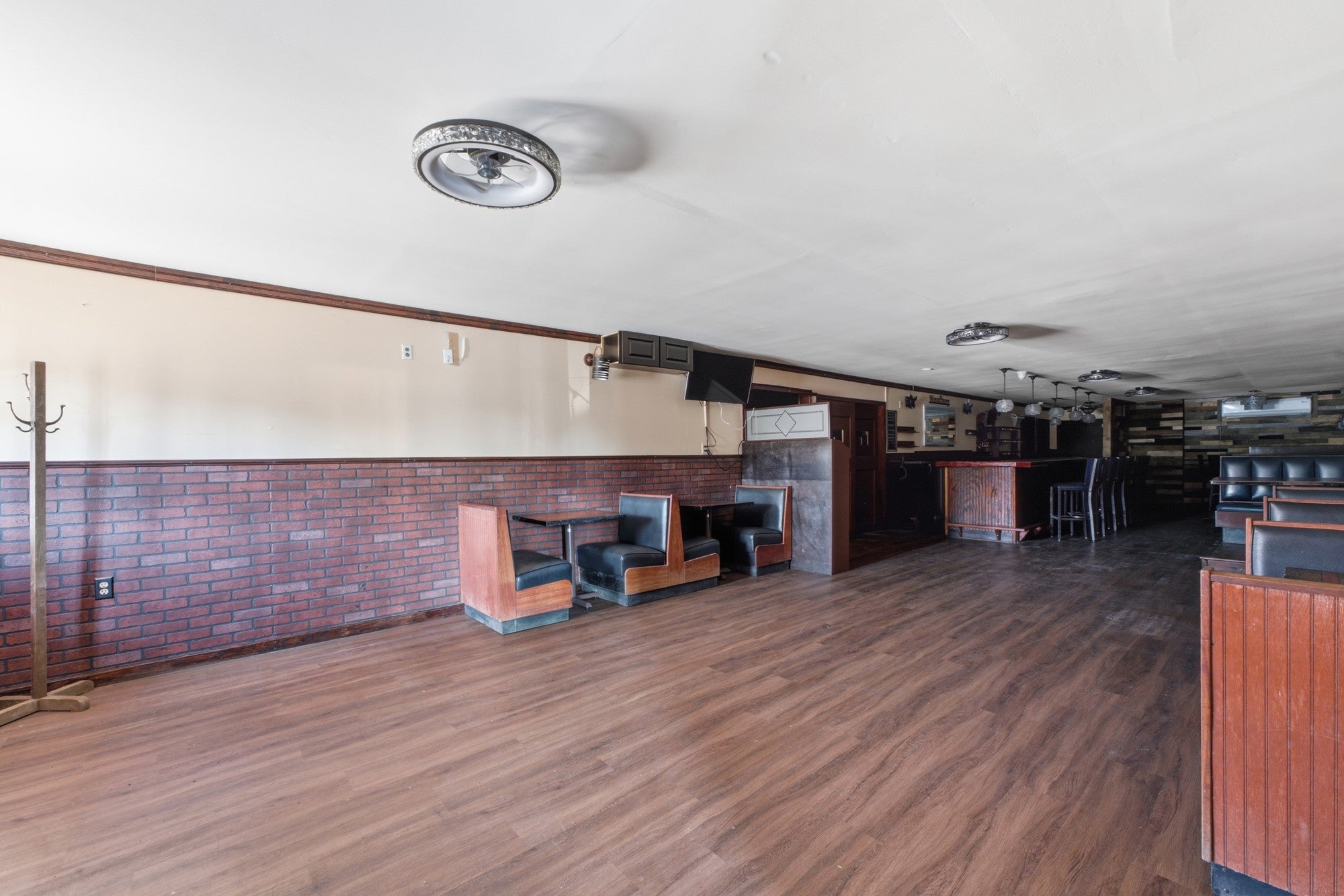 110 W Main St