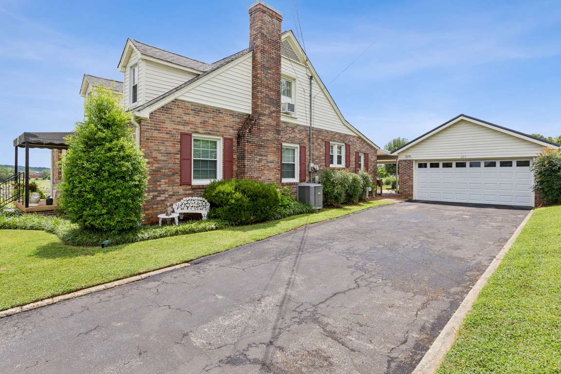 326 Ballentine St
