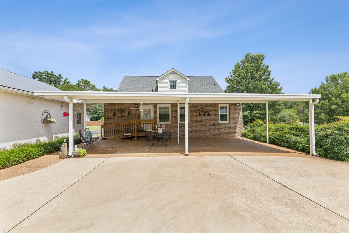 326 Ballentine St