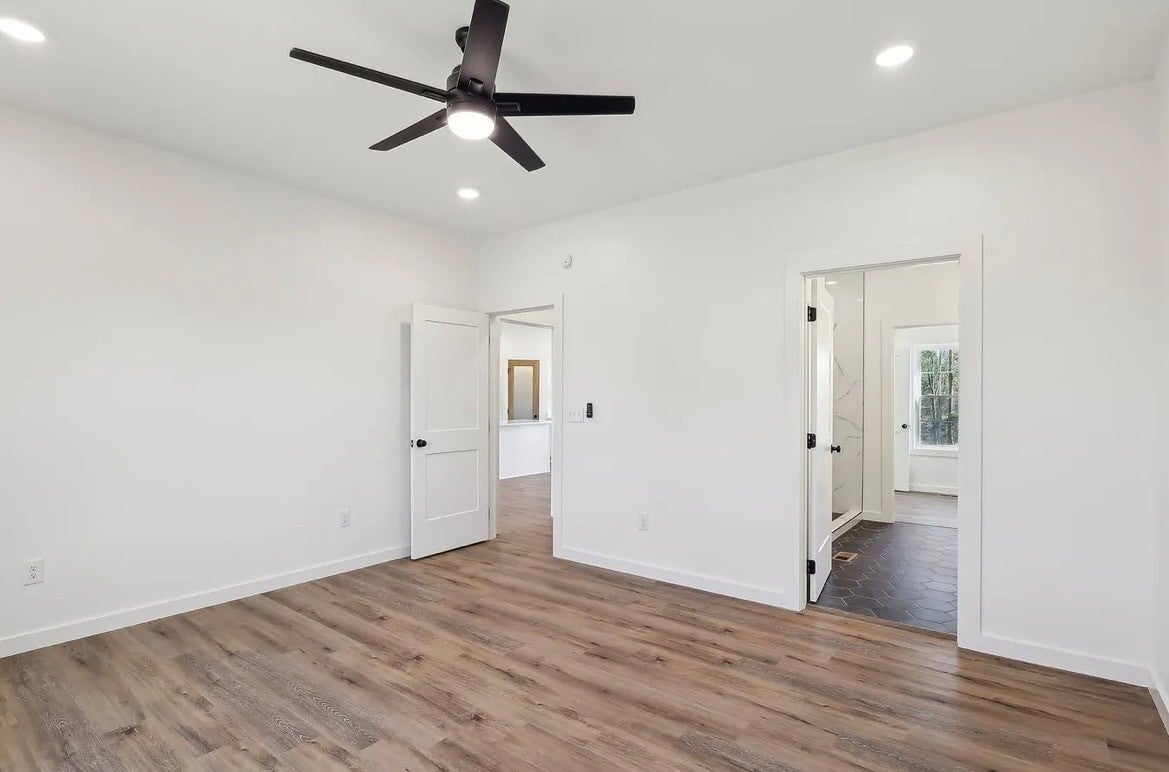 132 Amos Cir