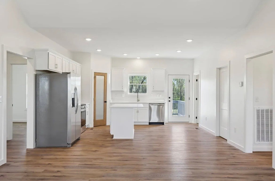 132 Amos Cir - Photo 3