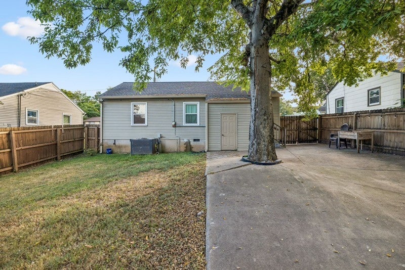 6402 Frisco Ave