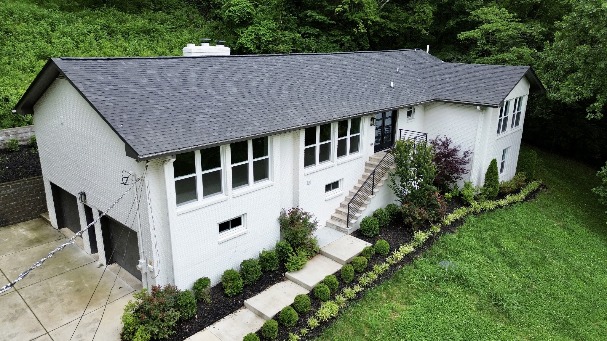 2711 Hillsboro Rd